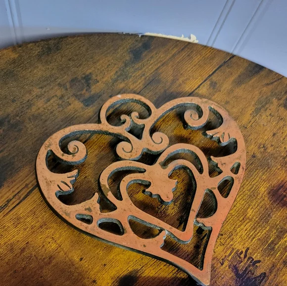 Pampered Chef Round up from the heart cast iron &copper trivet - Picture 6 of 9